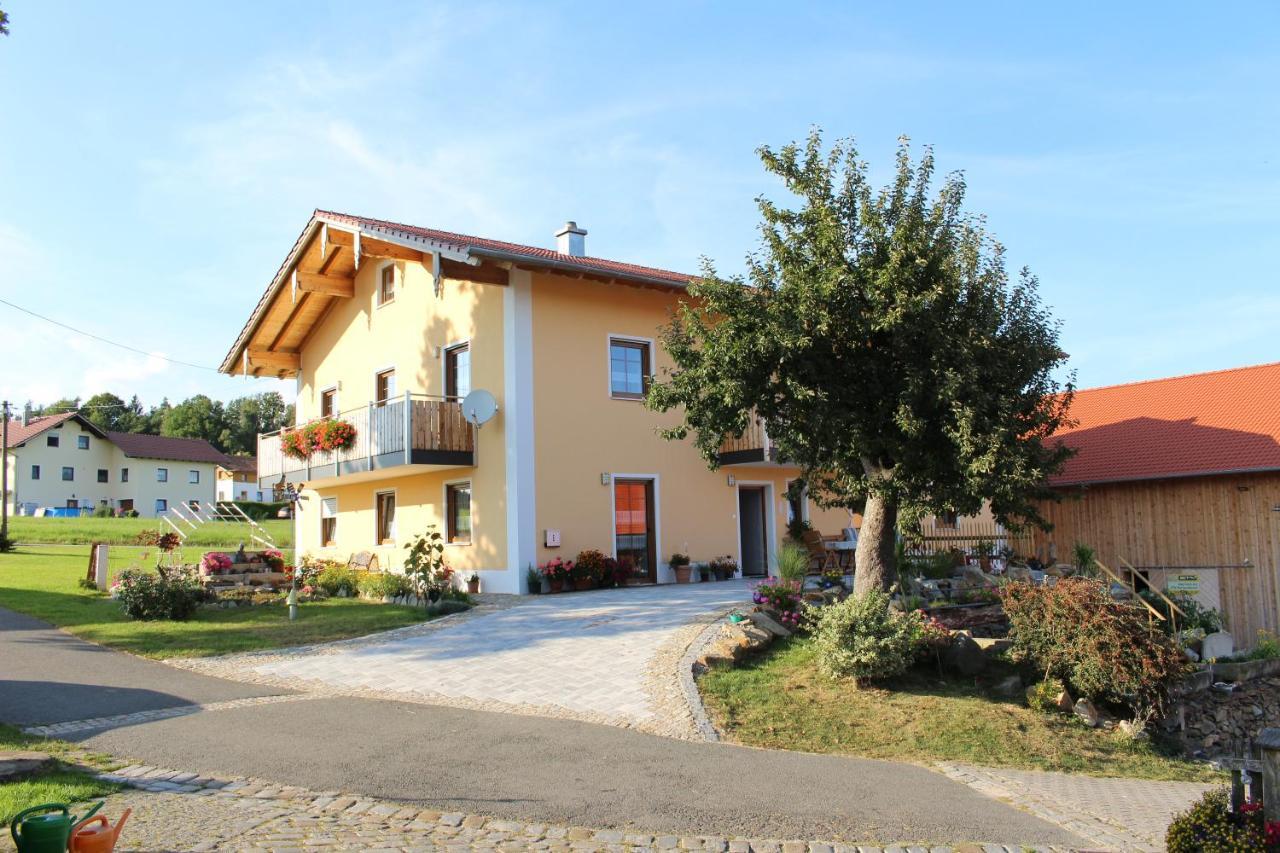Ponyhof Adam Urlaub Auf Dem Bauernhof Apartment Eschlkam Exterior photo